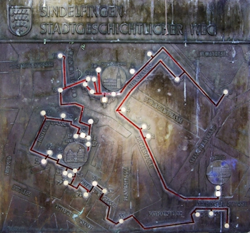 Orientierungstafel auf dem Rathausvorplatz